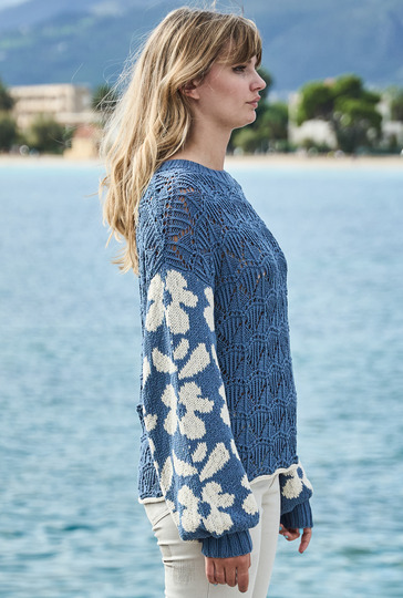 Pulli mit Blumenmotiven