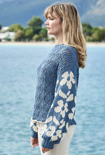 Pulli mit Blumenmotiven