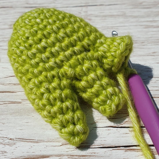 Ronnie the Raptor Crochet Amigurumi Pattern (English)