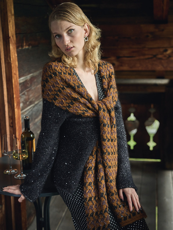 Jacke mit angenähtem Schal