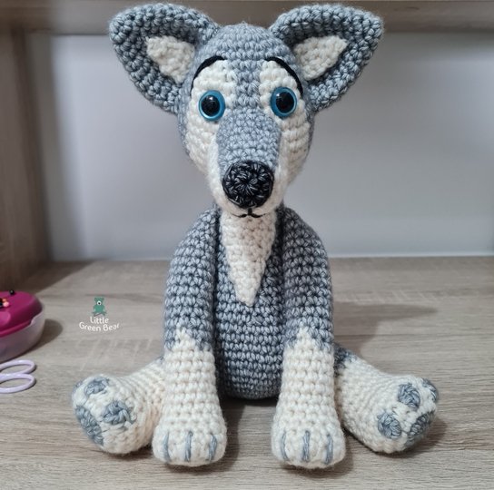 Wilbur the Wolf Crochet Amigurumi Pattern (English)