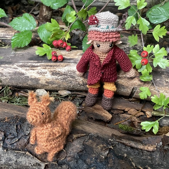 Woodland Elf Nash und Eichhörnchen Fjell Häkelanleitung Set