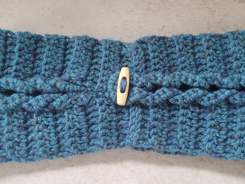 Häkelanleitung Stirnband mit geflochtenem Zopfmuster