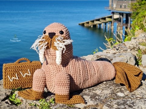 Wally the Walrus Crochet Amigurumi Pattern (English)