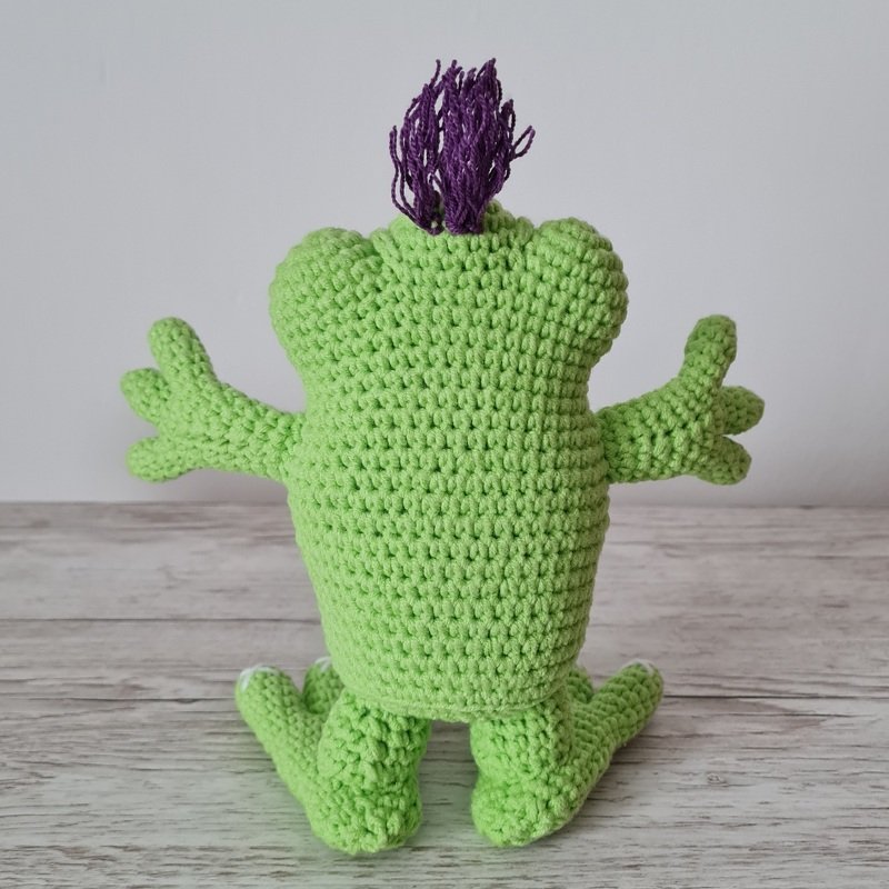 Arnie the Alien Crochet Amigurumi Pattern (English) - Image 2