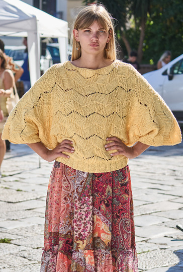 Quergestrickter Zackenpulli