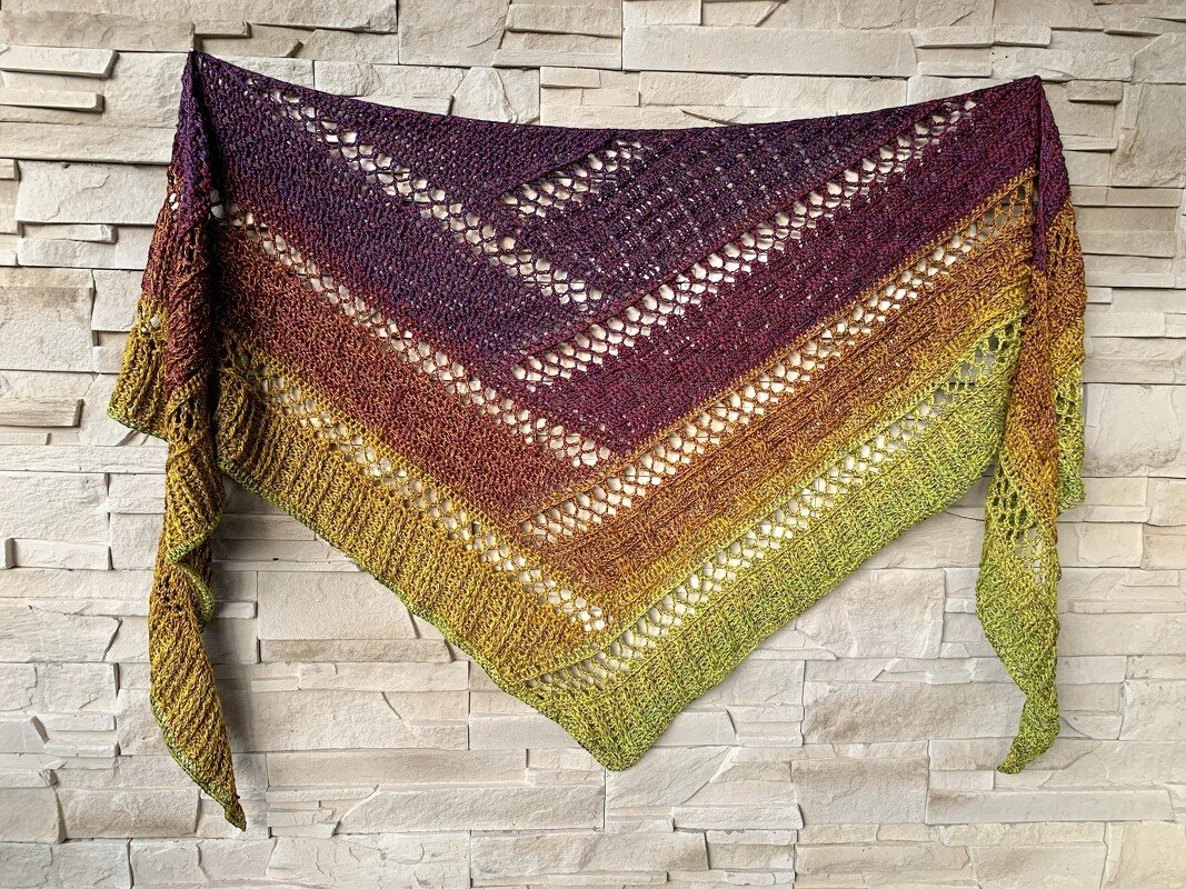 Häkelanleitung Flaches Dreieckstuch "Nemesis" (aka Akaste 2.0) - Bild 3