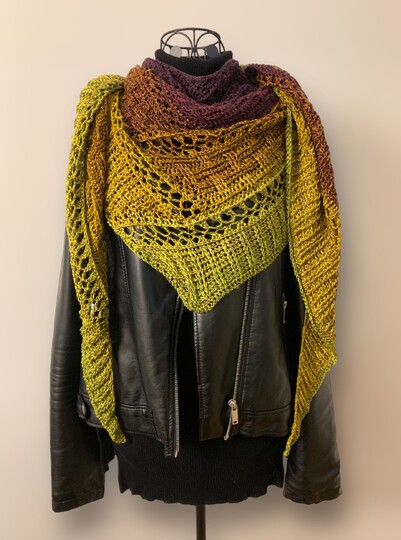Crochet Pattern Flat Triangular Scarf