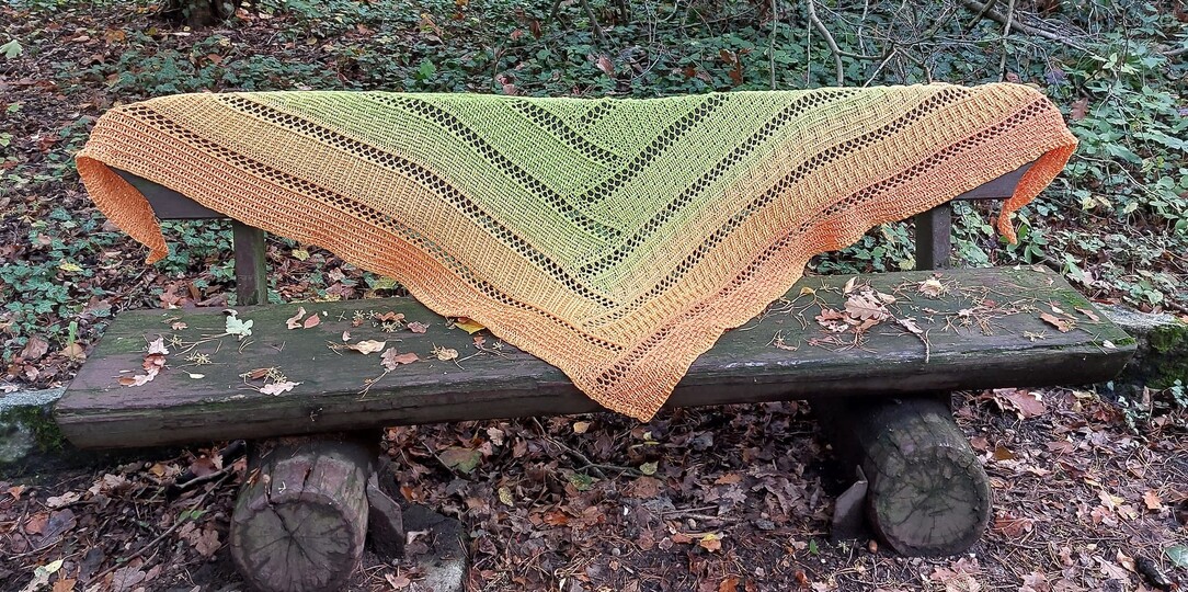 Crochet Pattern Flat Triangular Scarf