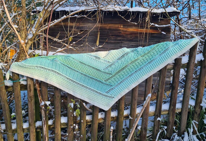 Crochet Pattern Flat Triangular Scarf “Nemesis”