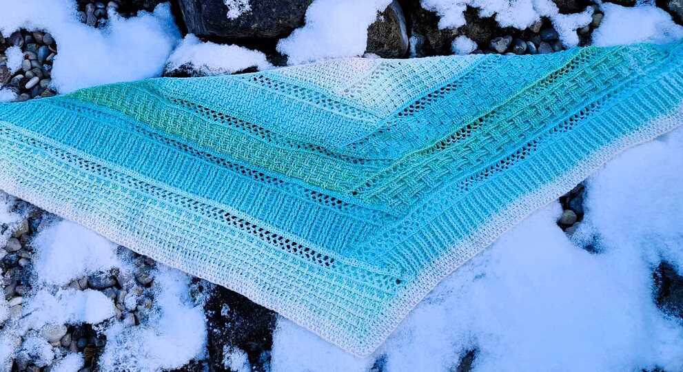 Crochet Pattern Flat Triangular Scarf “Nemesis”