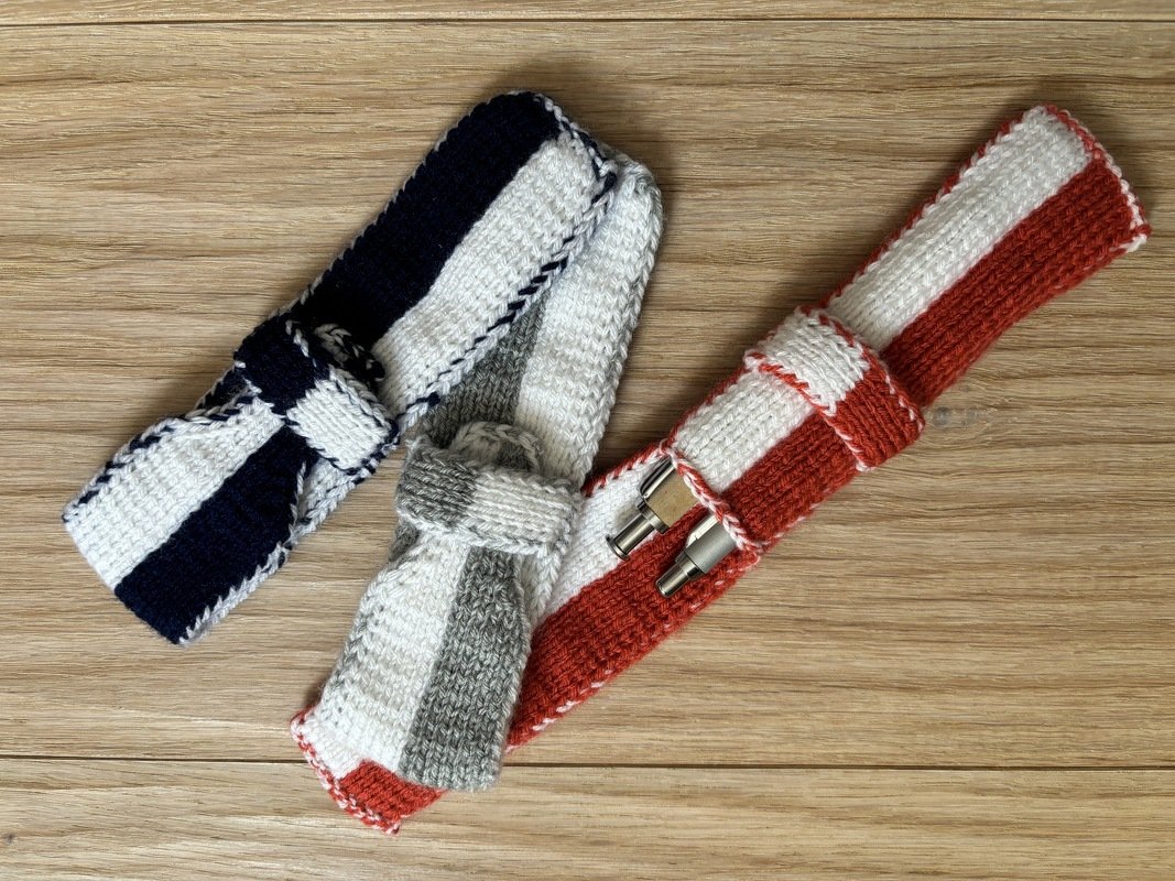 Pencil Case in Two Versions - Double Knitting Instructions - Image 3