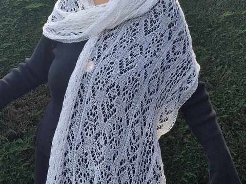 Wunderschöne Brautstola mit Lacemuster, Stola, Tuch "luftig leicht"