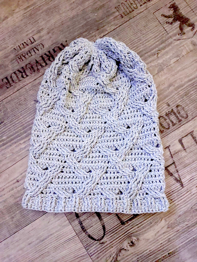 DIY Häkelanleitung: Kuschlige Mütze & Stulpen im Zopfmuster