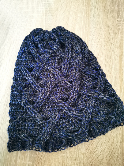 DIY Häkelanleitung: Kuschlige Mütze & Stulpen im Zopfmuster