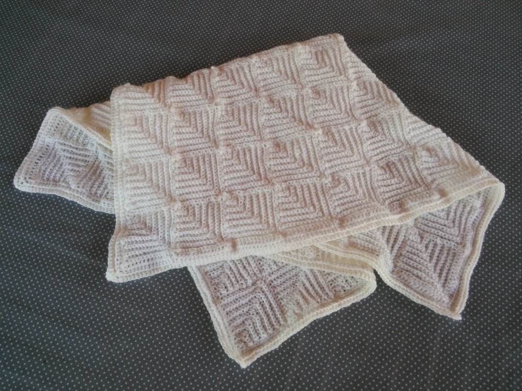 gehäkelte Babydecke "Schneedecke" - Bild 2