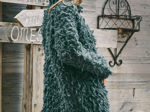 Kurzmantel in Felloptik