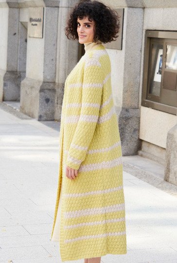 Langer Mantel mit Streifen