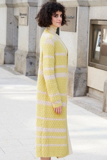 Langer Mantel mit Streifen