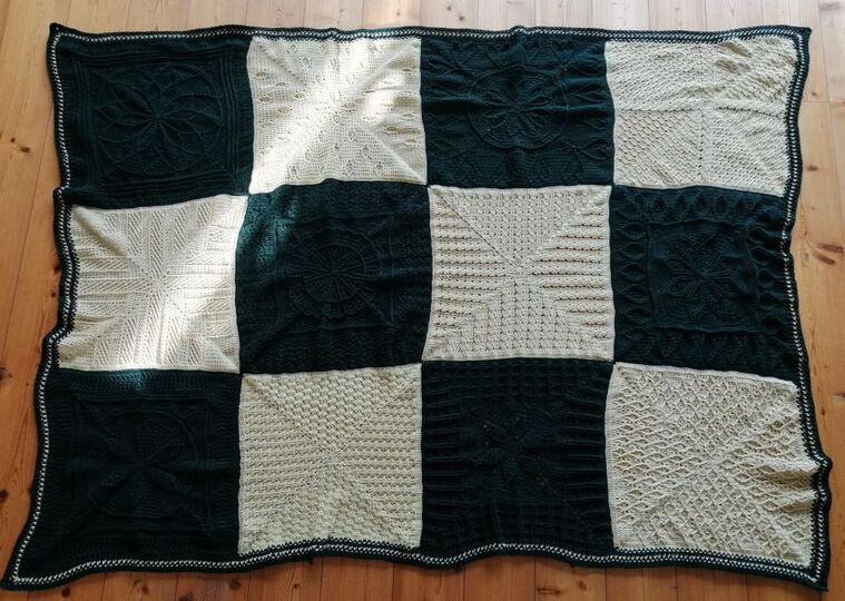 Granny und Mandala Decke Marah