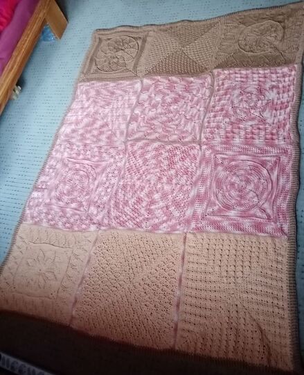 Granny und Mandala Decke Marah