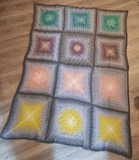 Granny und Mandala Decke Marah