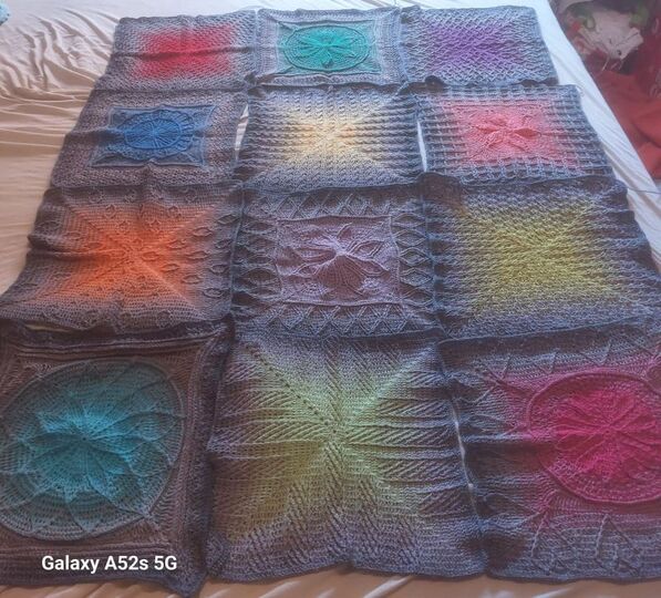 Granny und Mandala Decke Marah
