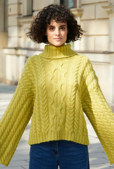 Pullover mit weiten Ärmeln und Zopfmuster