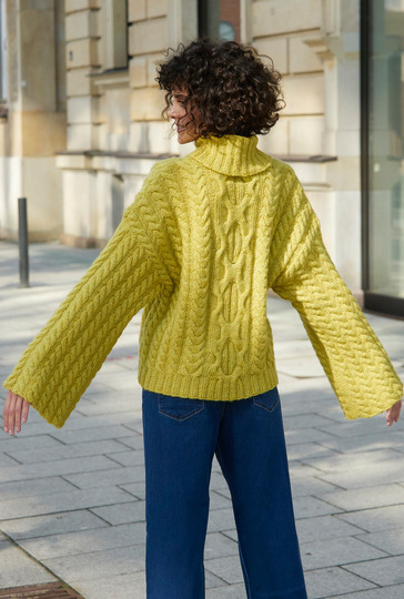Pullover mit weiten Ärmeln und Zopfmuster