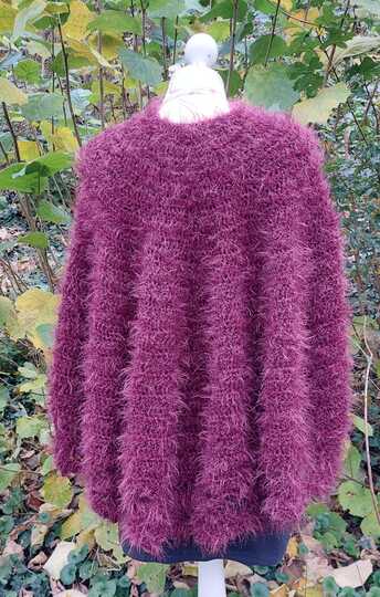 Häkelanleitung: Christbaumrock oder Ponchocape Fluffy Christmas