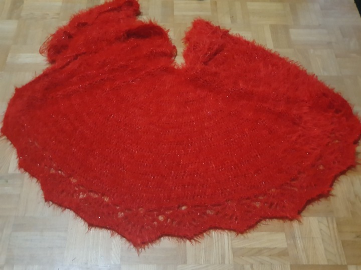 Häkelanleitung: Christbaumrock oder Ponchocape Fluffy Christmas