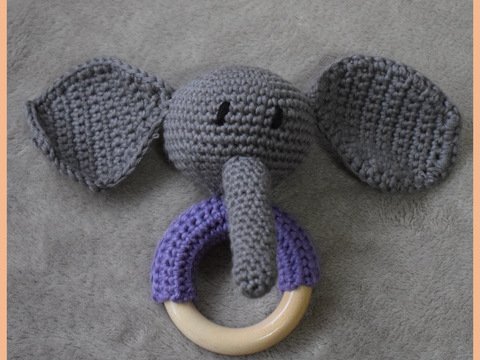 Ella - Elefant • Rassel