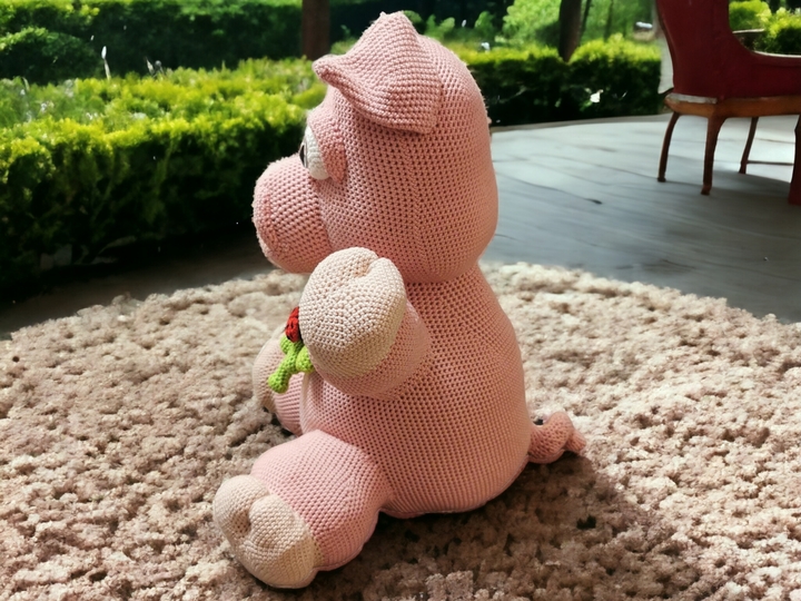 Sizzle the good-luck pig XXL