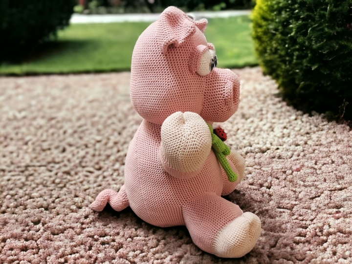 Sizzle the good-luck pig XXL