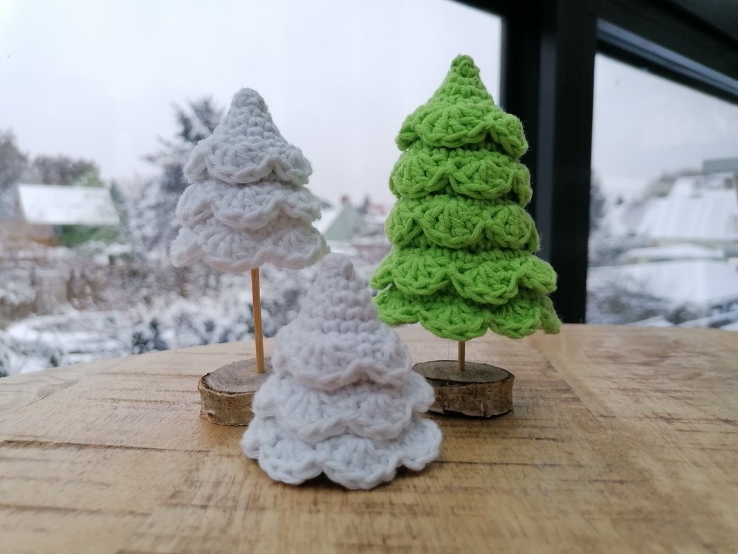 Gehäkelte Weihnachtsbäumchen