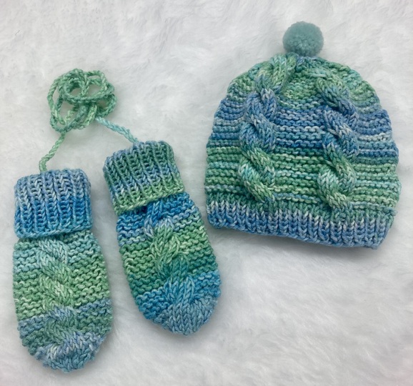 Mütze und Fäustlinge für Babys