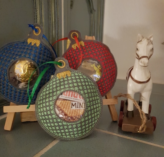 Stickdatei Füllobjekte Weihnachten Pinguin Lebkuchenmännchen Tannenbaum