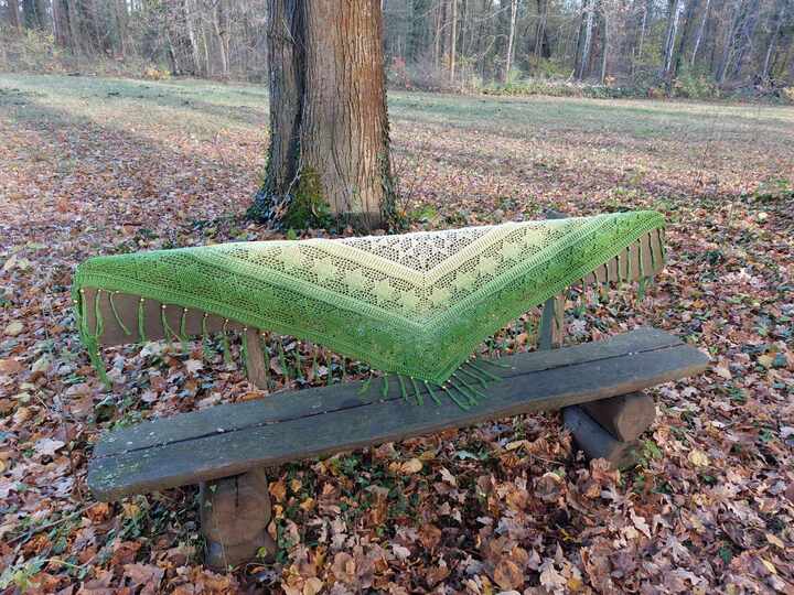 Flaches Dreieckstuch „Sternschnuppe BE“ - Häkelanleitung