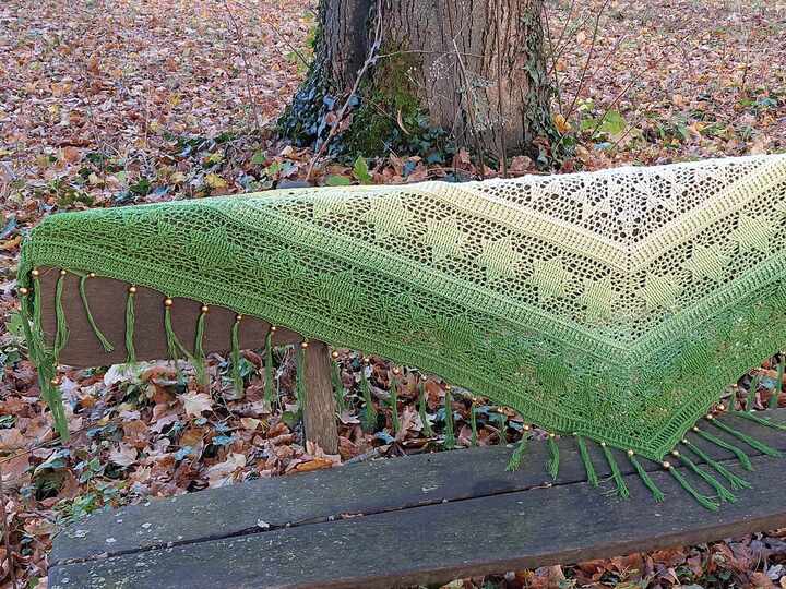 Flaches Dreieckstuch „Sternschnuppe BE“ - Häkelanleitung