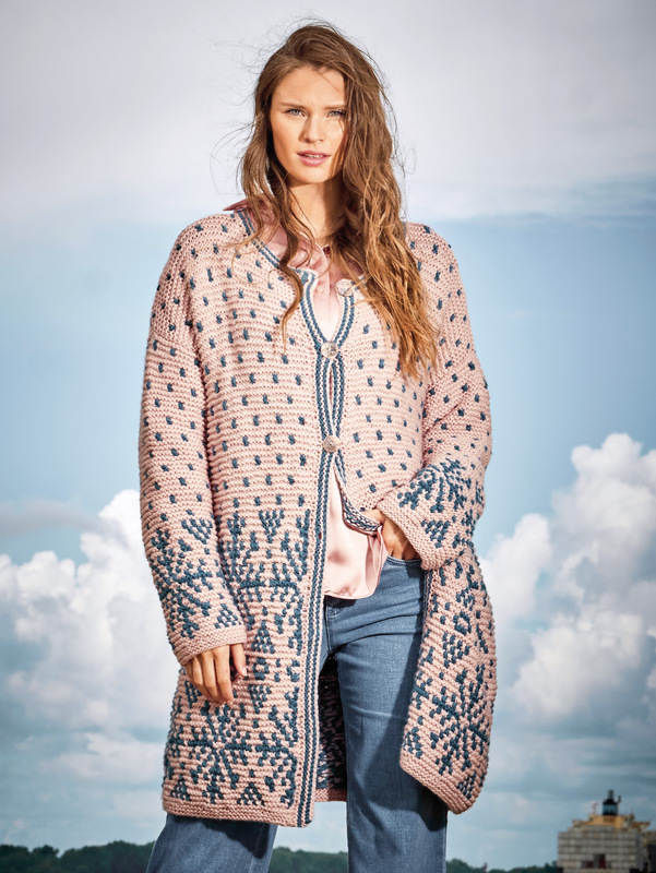 Lange Jacke mit Norwegermuster in Rosa und Petrol
