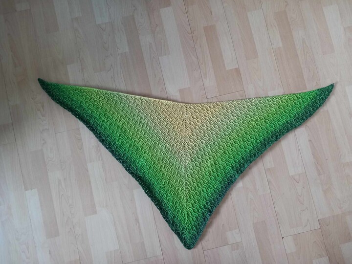 Häkelanleitung Dreieckstuch "Perlenreigen"