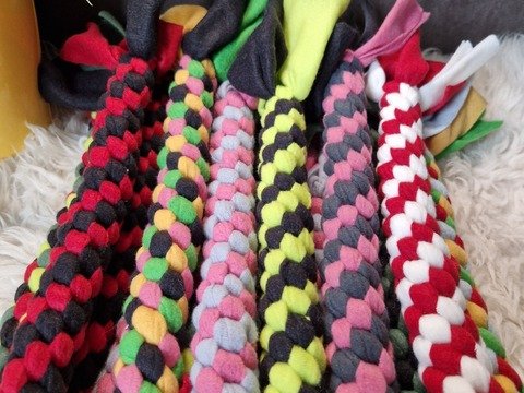 DIY Zergel für Hunde und Katzen aus Fleece oder anderen Stoffen