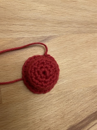 Glückswürmchen Hut, Blume und Schal für "Schornsteinfeger & Schneemann"