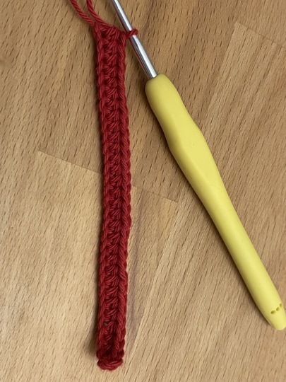 Glückswürmchen Hut, Blume und Schal für "Schornsteinfeger & Schneemann"