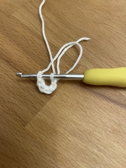 Glückswürmchen Hut, Blume und Schal für "Schornsteinfeger & Schneemann"