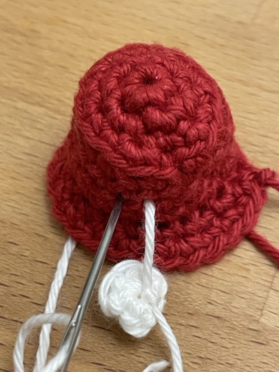 Glückswürmchen Hut, Blume und Schal für "Schornsteinfeger & Schneemann"