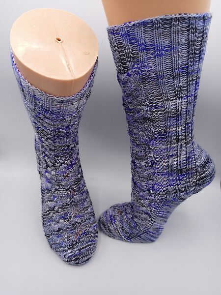 Sockenanleitung "Auf dem Weg", geeignet für Maschenzahlen 64, 68 und 72 - Bild 2