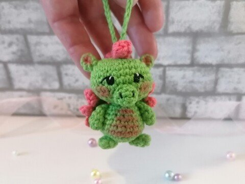 Niedlicher Drache zum Häkeln – Schlüsselanhänger DIY Anleitung