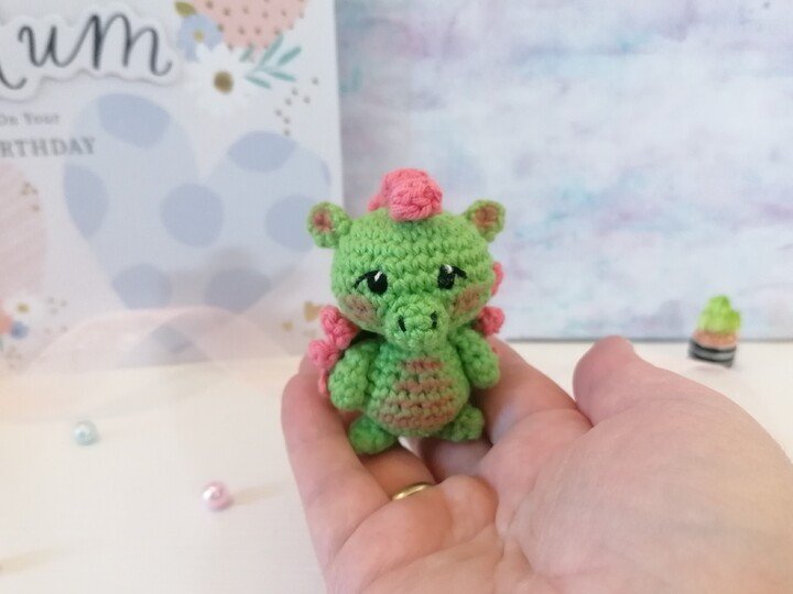 Niedlicher Drache zum Häkeln – Schlüsselanhänger DIY Anleitung