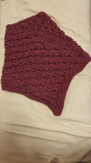 Bee with me - Häkelanleitung für einen Schal in Wabenoptik